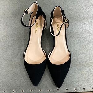 NWOT Lulus velvet heels